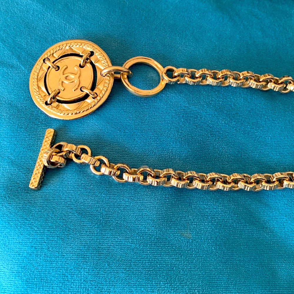 Authentic Modern Chanel Toggle Necklace! Soooo Ch… - image 4